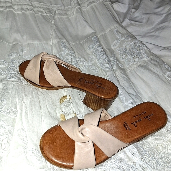 Mila Paoli made in Italy genuine leather slide sandals pale pink size 8 - Picture 2 of 5